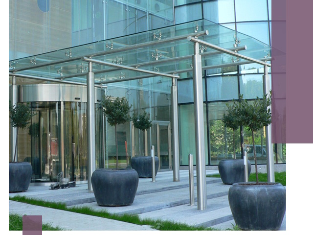 Навесы из стекла на заказ в Урае — монтаж и установка