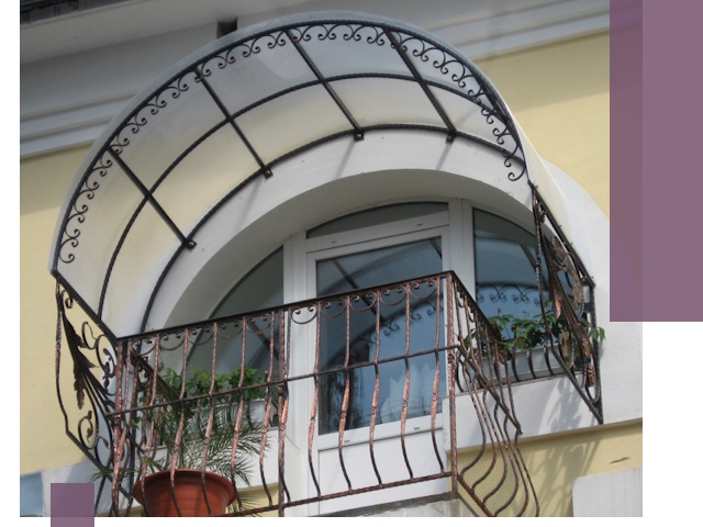 Козырьки над балконом в Урае — изготовление и монтаж